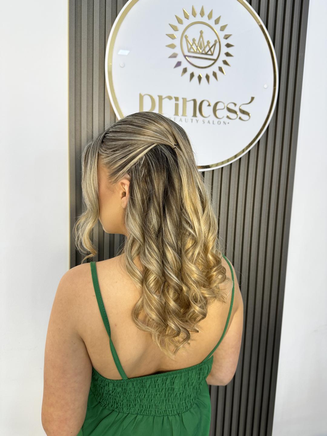 Svečana frizura lokne - kosa srednje dužine - Princess beauty salon, Niš Pletenice, kike, punđe Frizerski saloni Pletenice, kike, punđe, Niš, Palilula