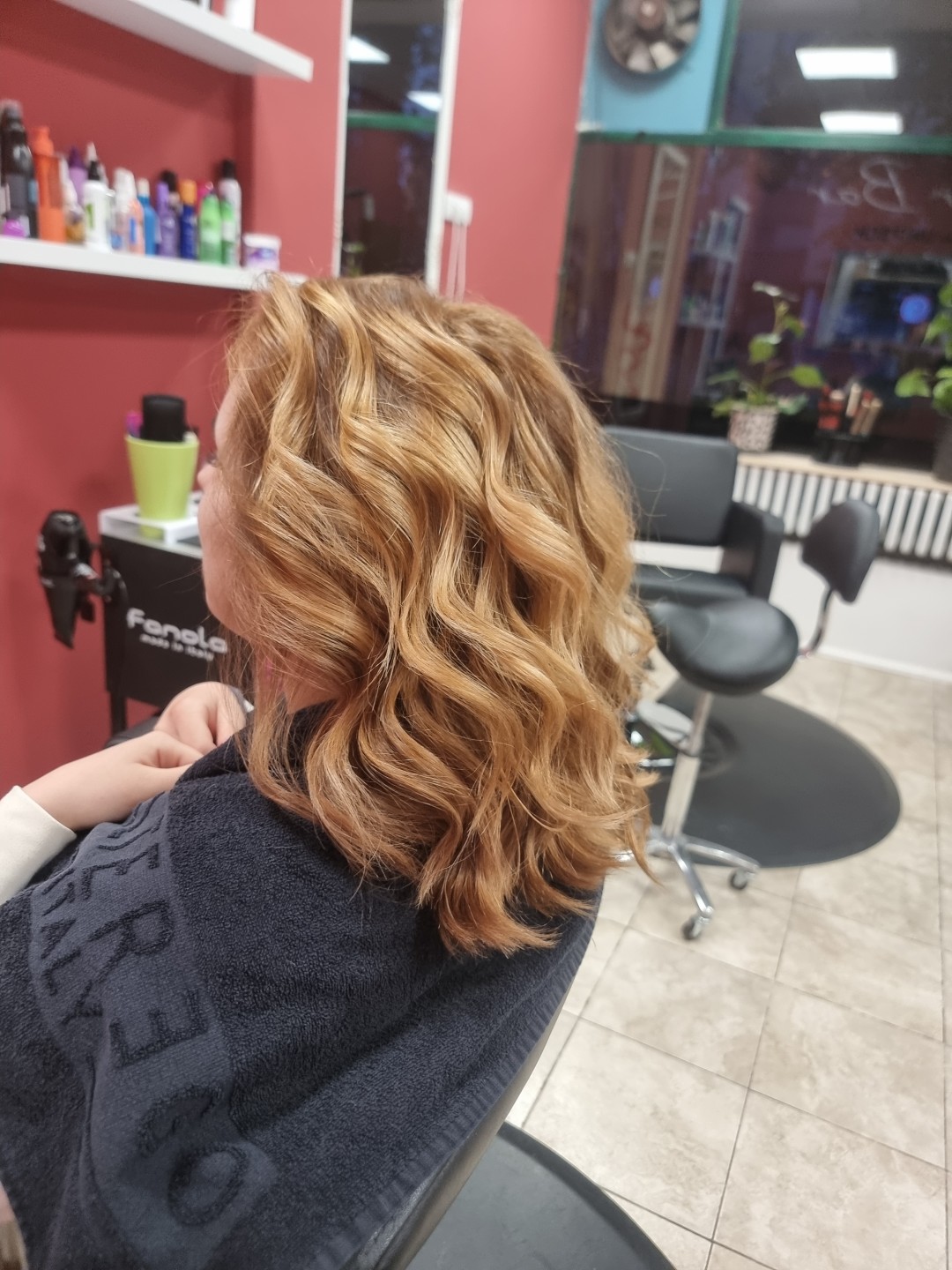 Candir #novisad Feniranje i stilizovanje Feniranje na lokne / talase - duga kosa
