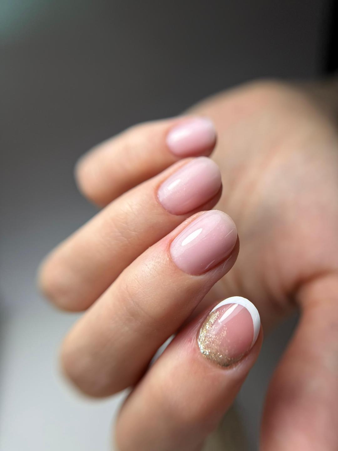 Butik Lepote #beograd Korekcija noktiju Korekcija noktiju gel boja ili frenc + aparatni manikir - S dužina