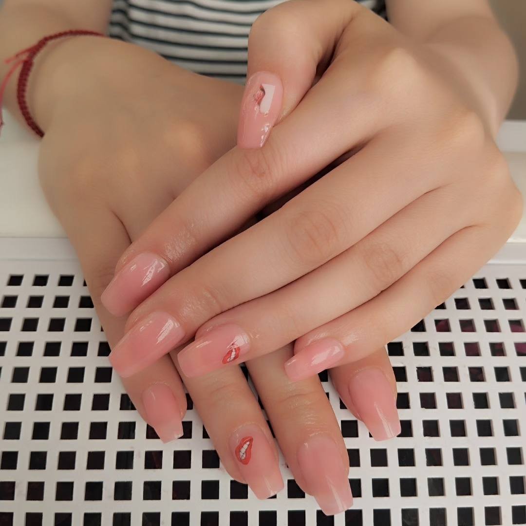 Taci nail art #beograd Izlivanje noktiju Izlivanje noktiju gelom