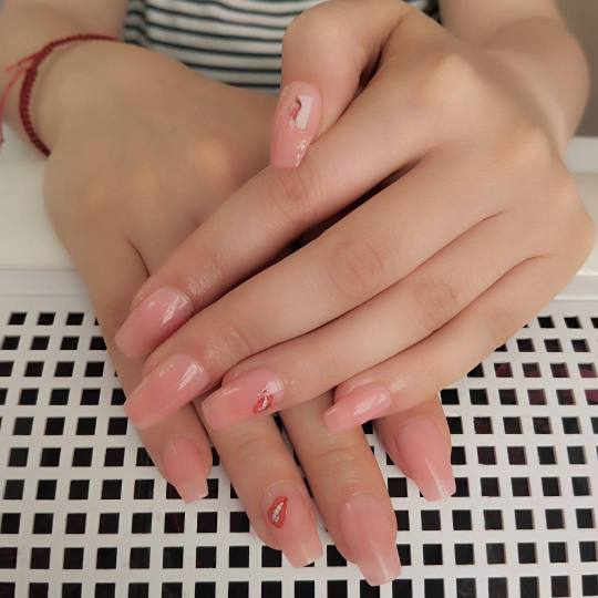 Taci nail art #beograd Izlivanje noktiju Izlivanje noktiju gelom