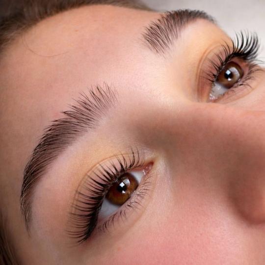 AmiSo Beauty Studio #novisad Obrve Laminiranje obrva + Laminiranje trepavica