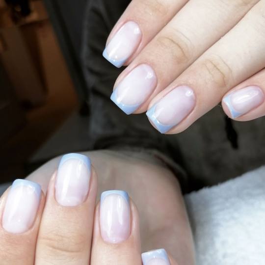 F.L.Y. Beauty Beograd #beograd Manikir Ruski manikir + ojačavanje noktiju + gel lak (rubber baza) F