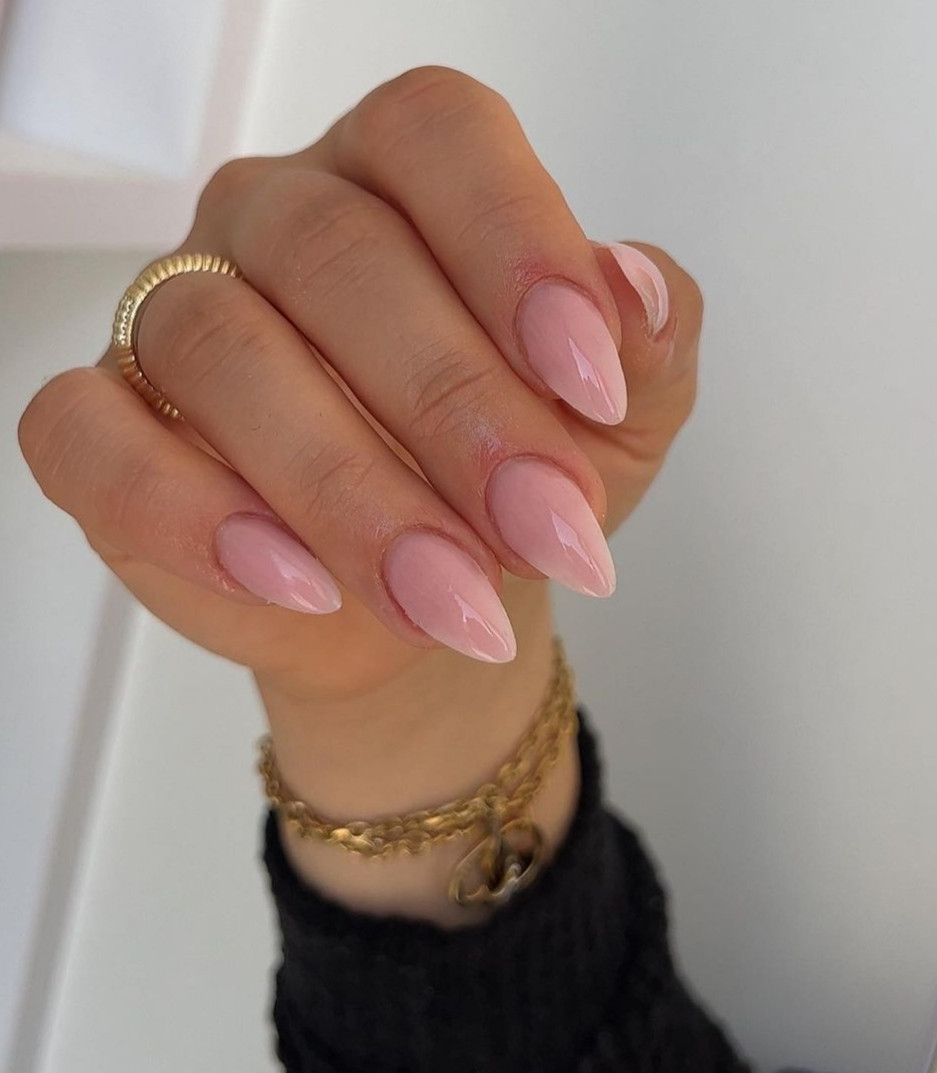 Izlivanje noktiju gelom - S dužina - Beauty in Style DM, Novi Sad Izlivanje noktiju Nokti Izlivanje noktiju, Novi Sad, Sajmište, Detelinara, Banatić