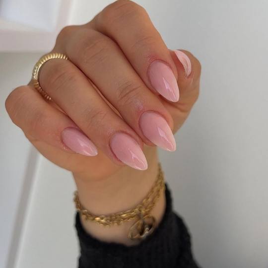 Beauty in Style DM #novisad Izlivanje noktiju Izlivanje noktiju gelom - S dužina