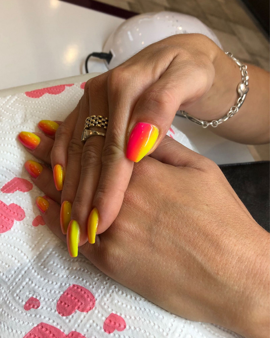 Ojačavanje noktiju gelom - Alfaparf Nails, Beograd Ojačavanje noktiju Nokti Ojačavanje noktiju, Beograd, Karaburma, Višnjička banja