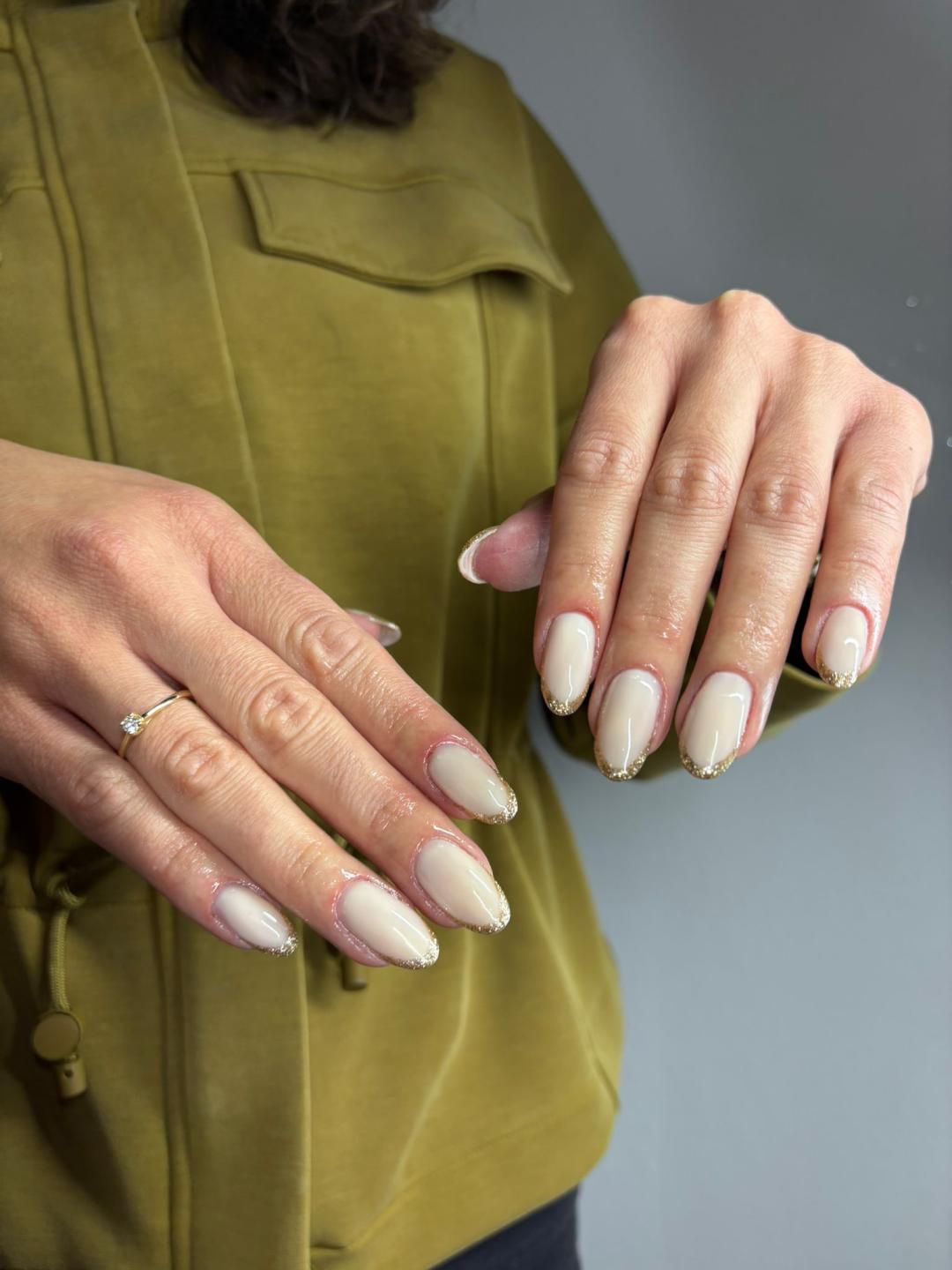 Angels #novisad Manikir Manikir + ojačavanje noktiju gelom