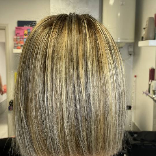 Beauty in Style DM #novisad Pramenovi Pramenovi na foliju - kosa srednje dužine