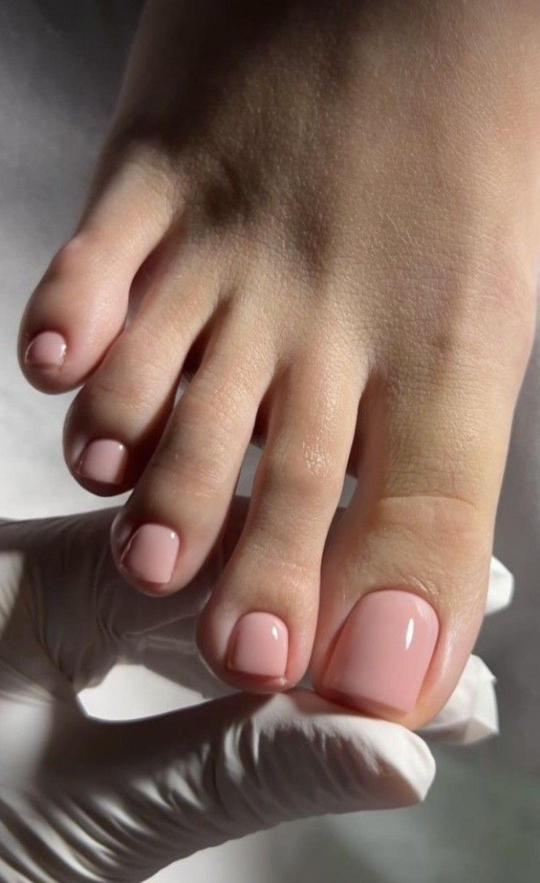 Pedikir + piling + gel lak - frenč - Lion King, Beograd Estetski pedikir Nokti Estetski pedikir, Beograd, Vukov spomenik, Đeram