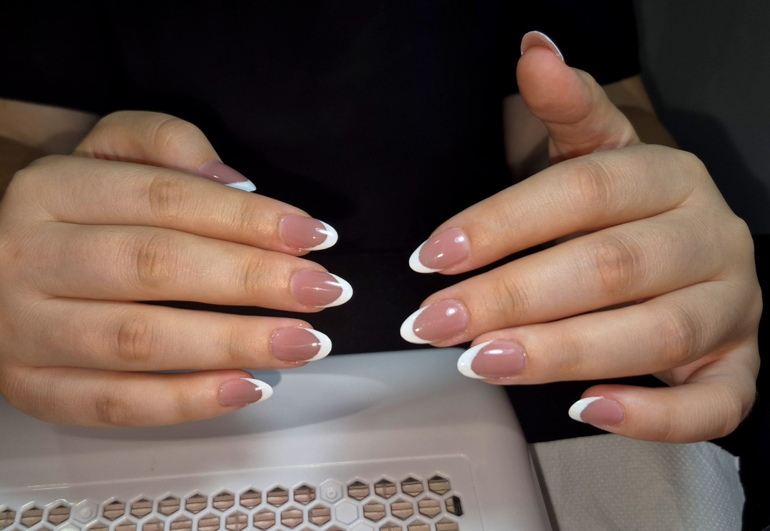 Krispy tattoo & nails #beograd Izlivanje noktiju Izlivanje noktiju gelom - M dužina