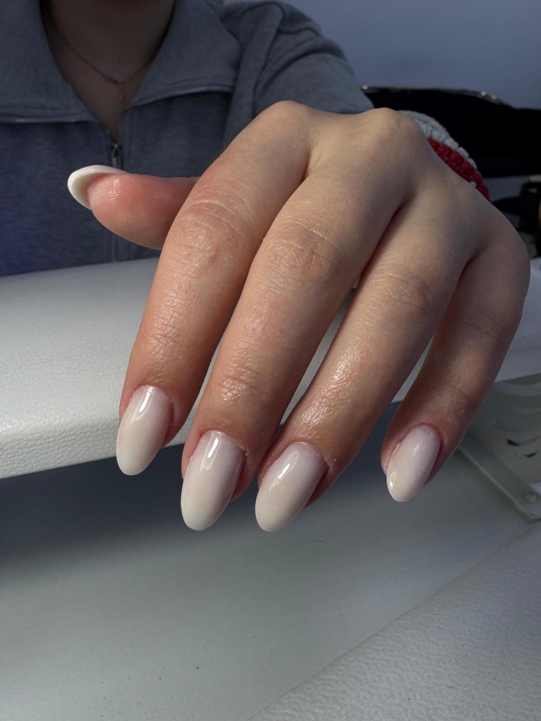 GM Beauty studio #beograd Izlivanje noktiju Izlivanje noktiju gelom - M dužina