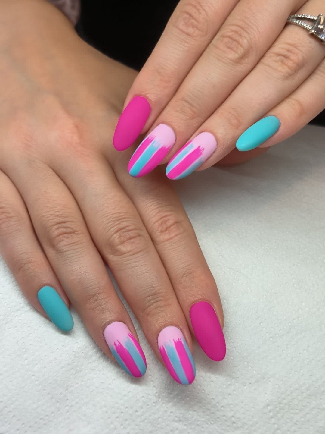 Bibi beauty centar #beograd Ukrašavanje noktiju Izlivanje noktiju + nail art
