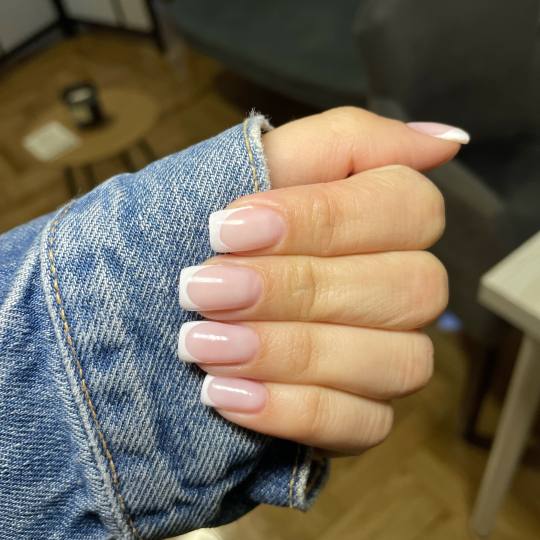 Beauty room Zvezdara #beograd Lakiranje noktiju French - dodatak uz uslugu
