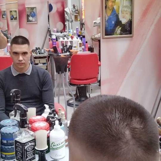 Bibbis Hair studio & Barber #beograd Muško šišanje Muško šišanje makazama i mašinicom