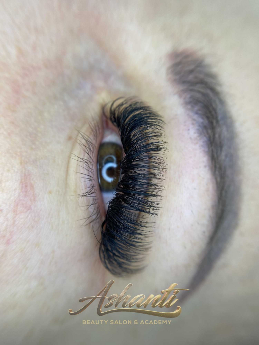 Ashanti Beauty Salon & Academy #beograd Nadogradnja trepavica Nadogradnja svilenih trepavica - ruski volumen 4 / 8D