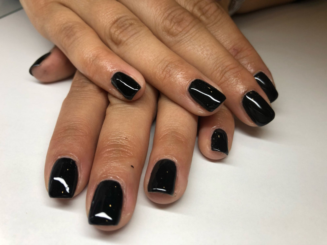 Mademoiselle Beauty #beograd Gel lak Gel lak - ruke sa aparatnim manikirom