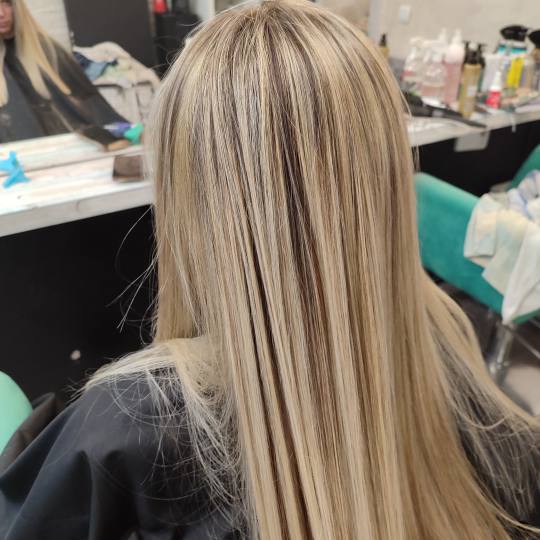 Lila Ly Beauty Studio #beograd Pramenovi Pramenovi na foliju - duga kosa