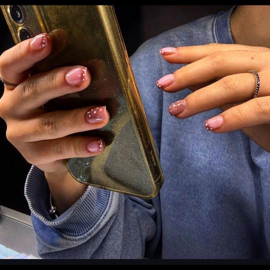 Daniela #beograd Gel lak Gel na prirodnim noktima • Doplata za crtanje: 200 rsd