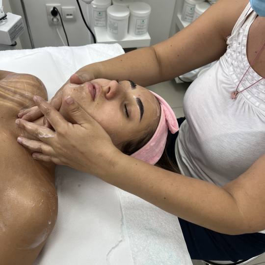 GM Beauty studio #beograd Higijenski tretman lica,prvo smo radili parenje čišćenje,piling,ultrazv