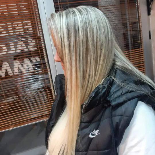 Marija Danković #nis Pramenovi,idealno rešenje  za devojke koje ne vole da farbaju izrastak svakog