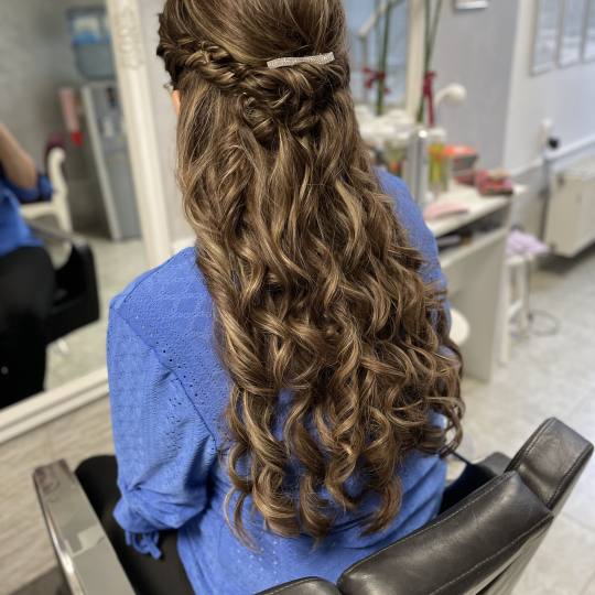 Beauty in Style DM #novisad Svečane i frizure za svadbu Svečana frizura extra složena