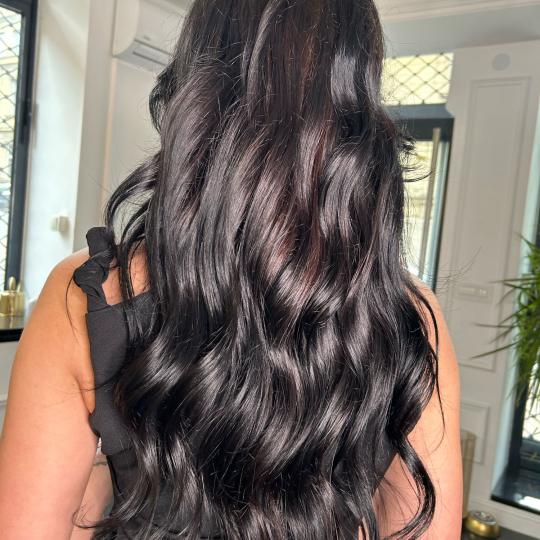 Esthetique Privé #beograd Nega i ojačavanje kose Black Caviar tretman + talasi na presu Frizerski 