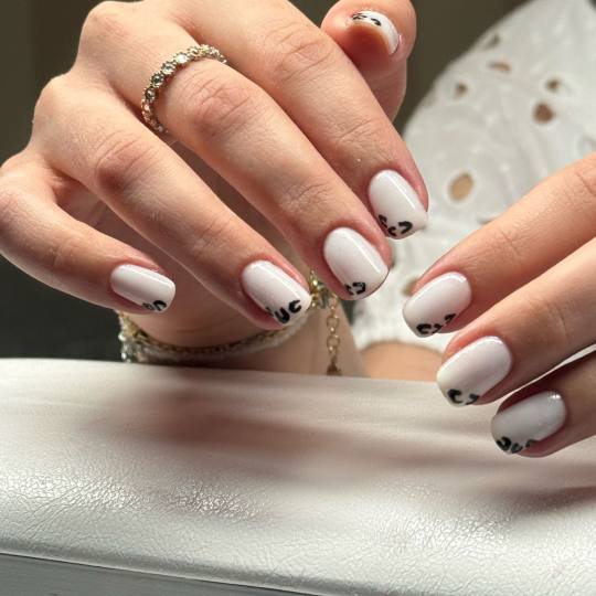 Lala Studio #beograd Ojačavanje noktiju Ojačavanje noktiju rubber bazom