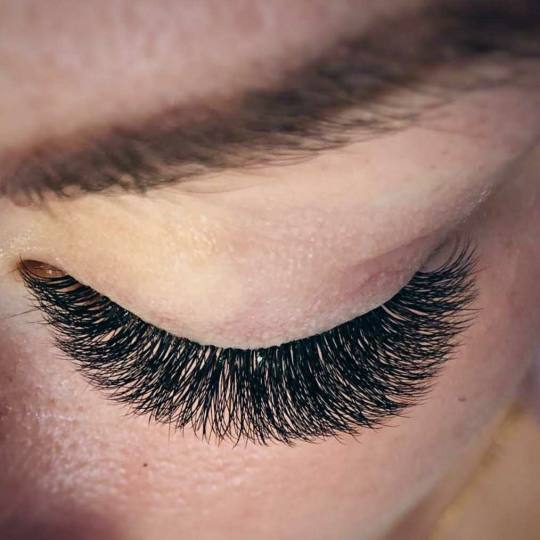 Right Beauty #beograd Nadogradnja trepavica Nadogradnja trepavica - ruski volumen 5D - 8D