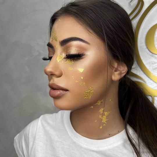 GM Beauty studio #beograd Make-up / šminkanje Profesionalno šminkanje + veštačke trepavice