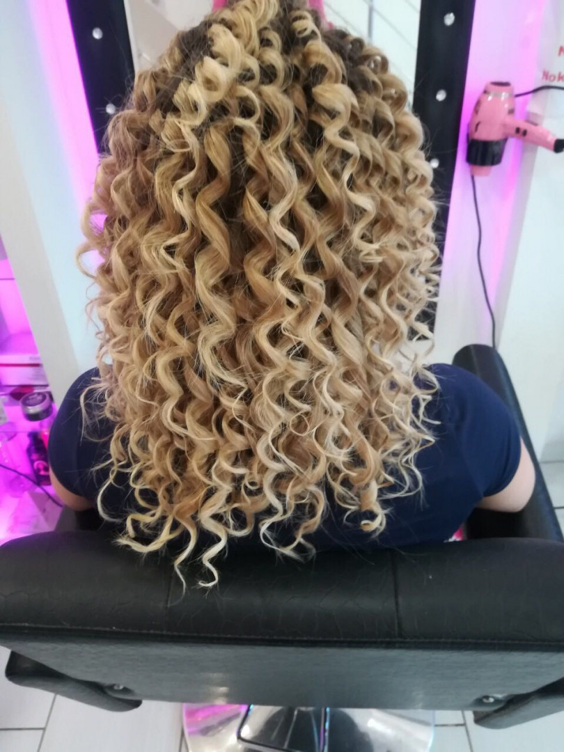 Plavi Anđeo #beograd Uvijanje, lokne i talasi Afro lokne - kosa srednje dužine