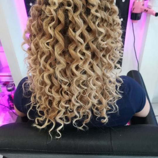 Plavi Anđeo #beograd Uvijanje, lokne i talasi Afro lokne - kosa srednje dužine
