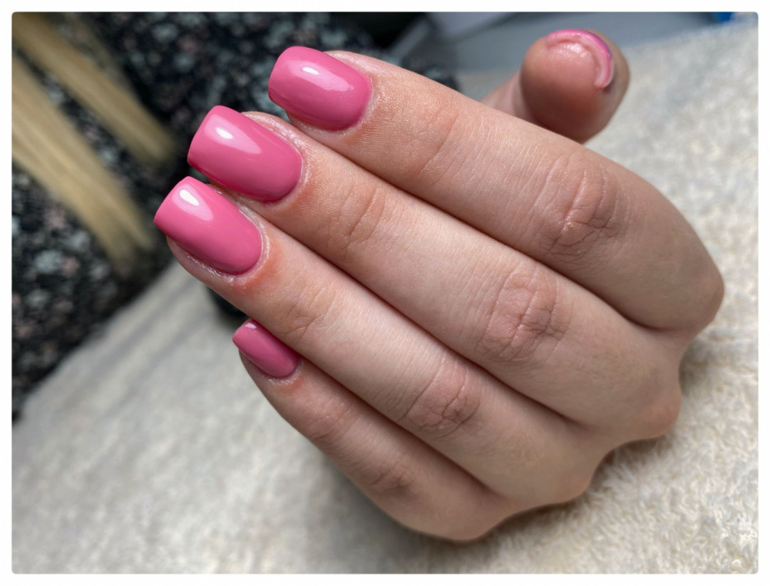 Monami beauty #beograd Izlivanje noktiju Izlivanje noktiju S - dužina