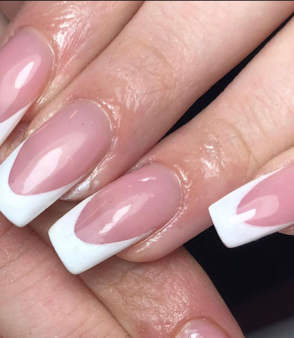 Mademoiselle Beauty #beograd Izlivanje noktiju Izlivanje noktiju gelom - L dužina