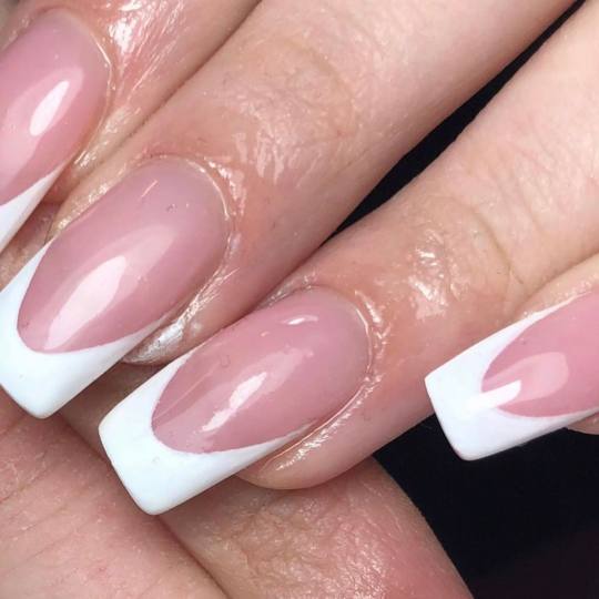 Mademoiselle Beauty #beograd Izlivanje noktiju Izlivanje noktiju gelom - L dužina