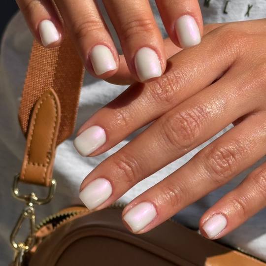 aBeauty Salon Lepote #beograd Manikir Ruski manikir + gel lak Dobrodošli u aBeauty Vračar, Vaš om