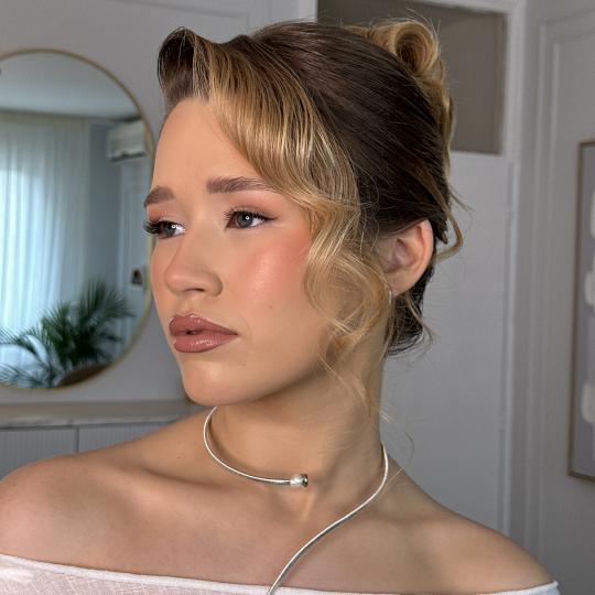 Baza Beauty Studio #beograd Make-up / šminkanje Profesionalno šminkanje Paket svečana frizura + p