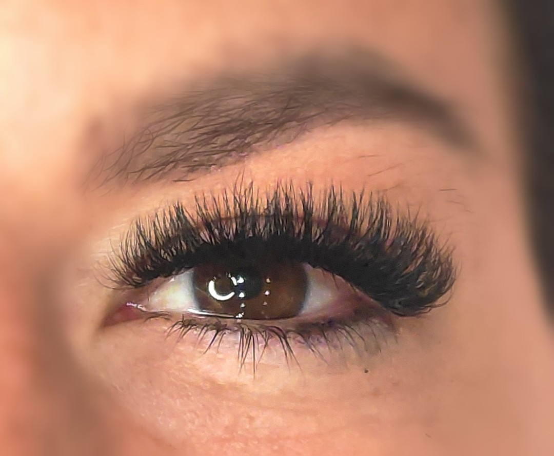 Magical beauty #nis Nadogradnja trepavica Nadogradnja svilenih trepavica - W 5D