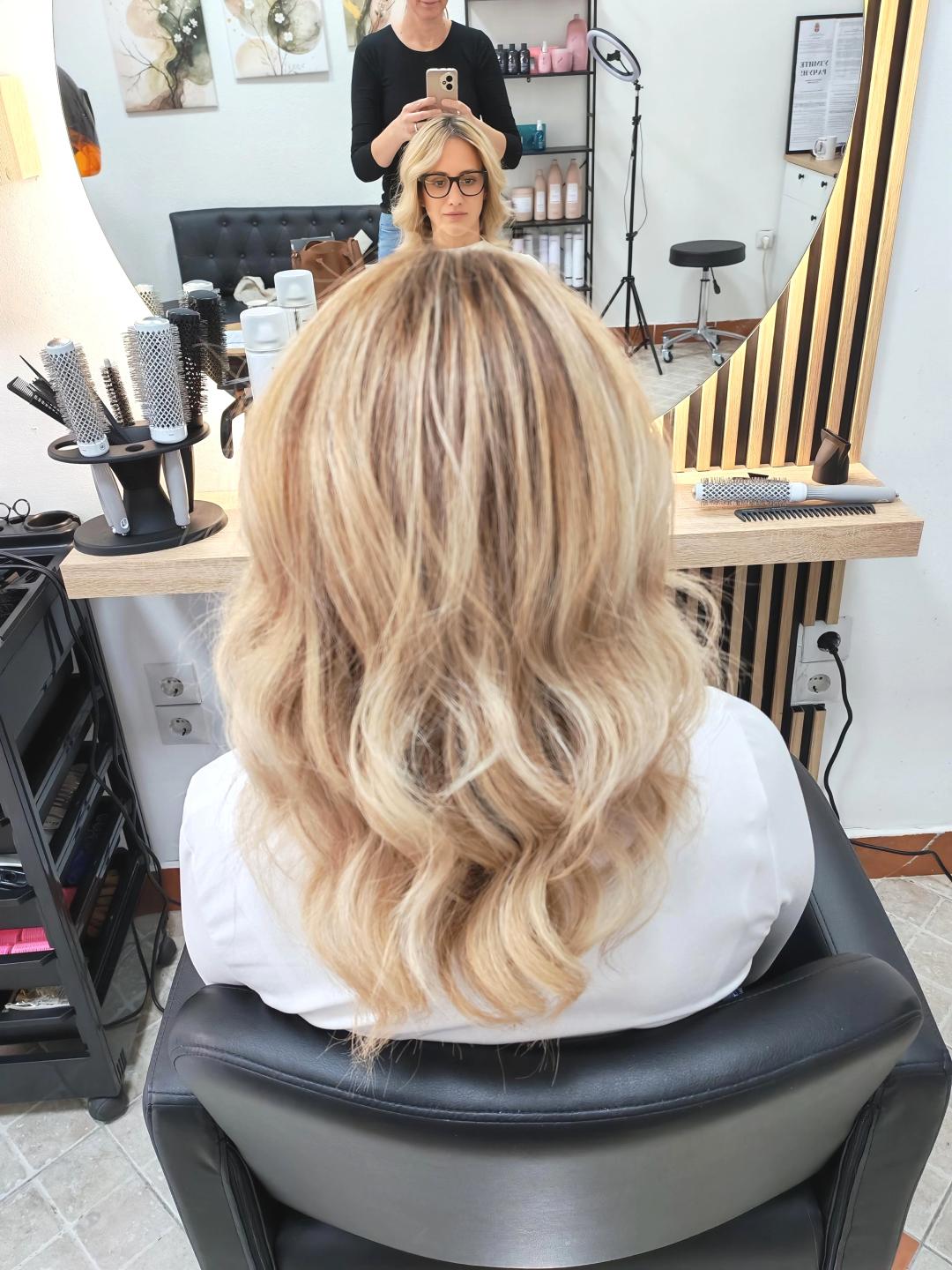 Pramenovi na foliju - duga kosa - Hair by Sneška, Novi Sad Pramenovi Frizerski saloni i frizeri Pramenovi, Novi Sad, Sajmište, Detelinara, Banatić