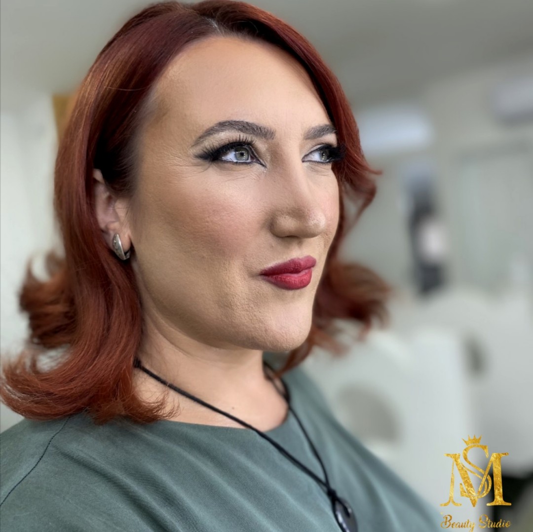 SM Beauty studio #nis Make-up / šminkanje Profesionalno šminkanje + nokti