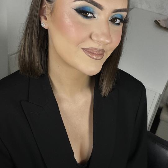 Artist Alex Studio #nis Make-up / šminkanje Profesionalno šminkanje + veštačke trepavice Matura