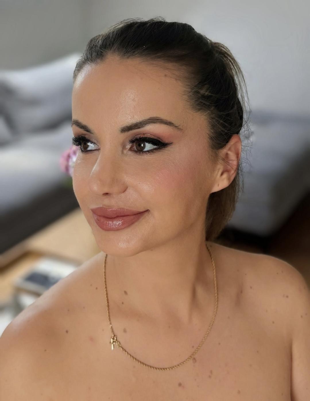 Profesionalno šminkanje - večernja šminka - Bjanka Skin Studio, Beograd Make-up / šminkanje Lice Make-up / šminkanje, Beograd, Vračar, Čubura, Crveni krst