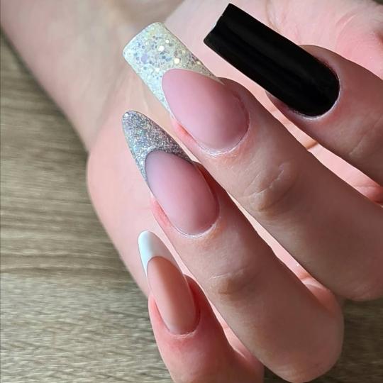 Takta Art nega lepote #novisad Izlivanje noktiju Izlivanje noktiju gelom - XL dužina