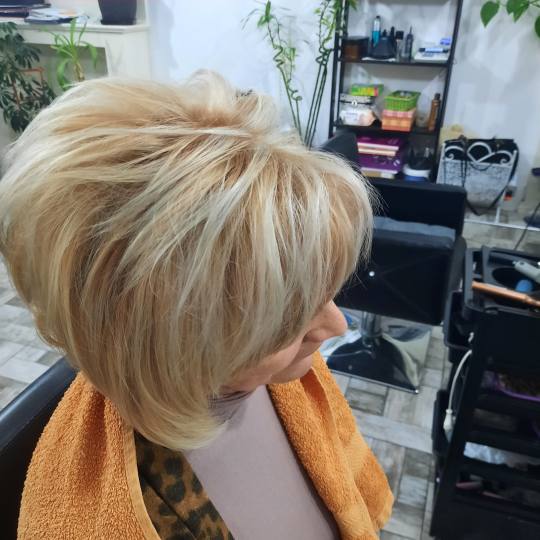 Hair #kikinda Pramenovi kratke kose