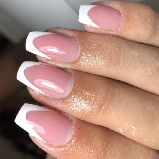Mademoiselle Beauty #beograd Izlivanje noktiju Izlivanje noktiju gelom - L dužina