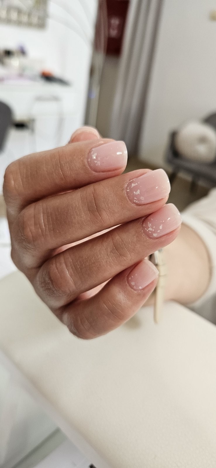 Beauty centar by Alex R #novisad Ojačavanje noktiju Ojačavanje prirodnih noktiju gelom