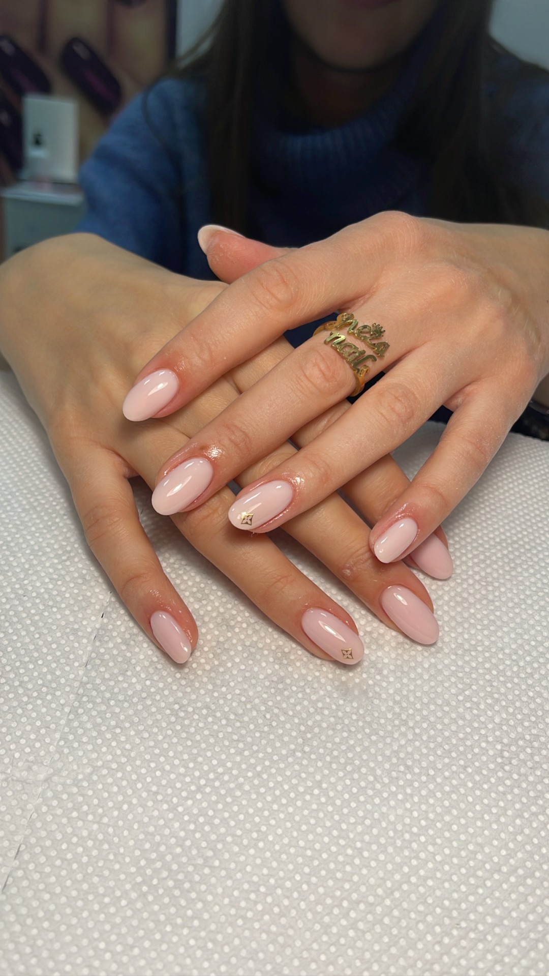 Sneža Nails #beograd Izlivanje noktiju Korekcija noktiju salonski rad - M dužina