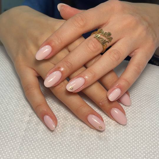 Sneža Nails #beograd Izlivanje noktiju Korekcija noktiju salonski rad - M dužina