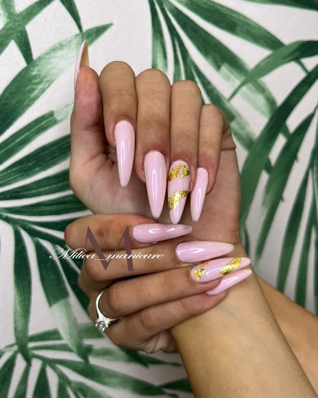 Manga Beauty #beograd Izlivanje noktiju Izlivanje noktiju gelom + gel lak