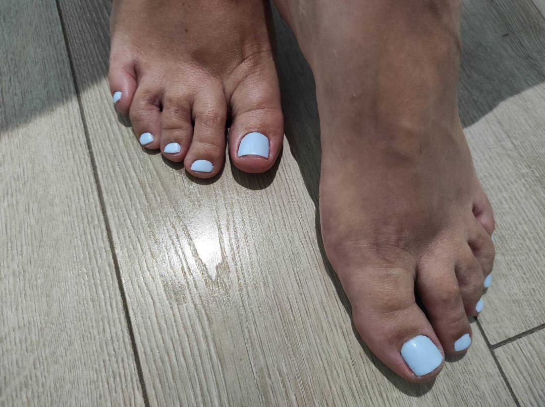 Krasiva #beograd Estetski pedikir Estetski pedikir + gel lak( boja, french)