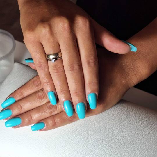 Monstera beauty salon #beograd Ojačavanje noktiju Ojačavanje prirodnih noktiju gelom - L dužina n